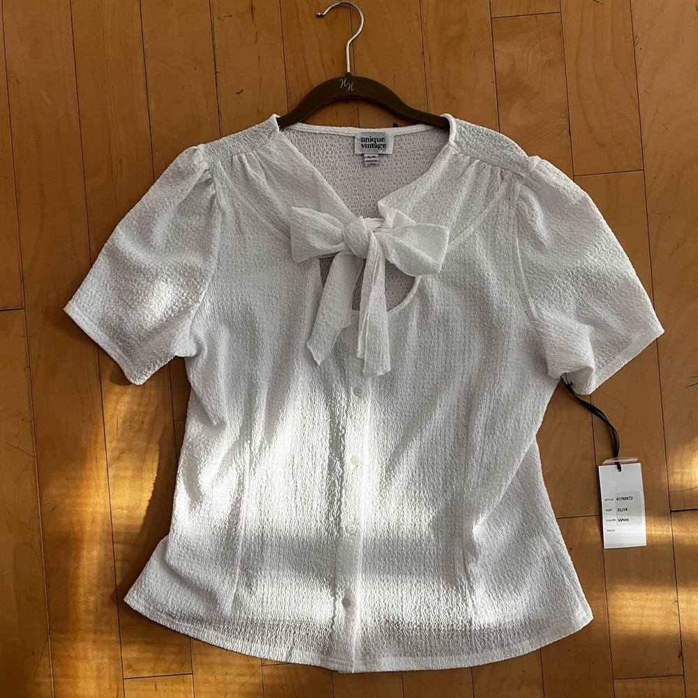 Unique Vintage White Blouse